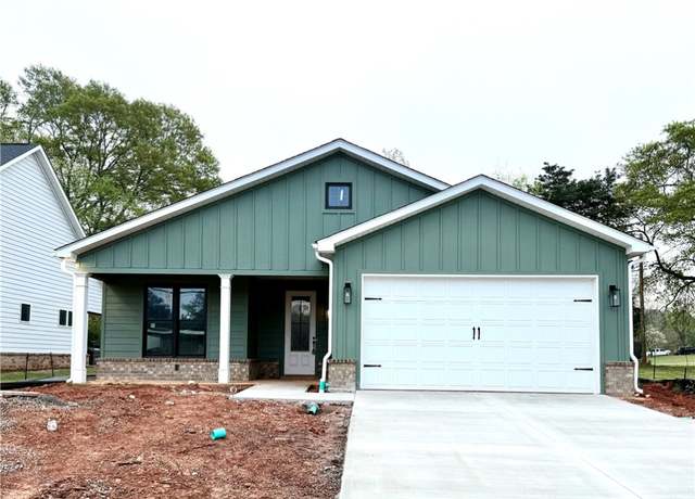 Property at 714 Greenville St, Pendleton, SC 29670, 3 beds, 2 baths