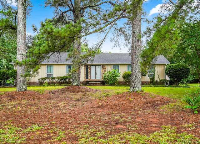 Property at 208 Williamsburg Rd, Anderson, SC 29621, 4 beds, 4 baths