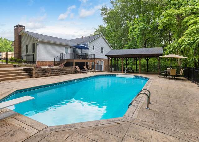 Property at 404 S Old Mill Rd, Seneca, SC 29678, 4 beds, 3 baths