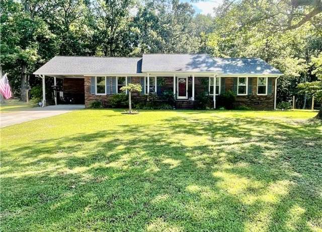 Property at 201 Autumn Dr, Williamston, SC 29697, 4 beds, 3 baths