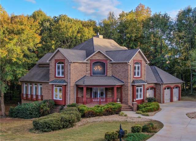 Property at 112 Limelight Dr, Anderson, SC 29621, 5 beds, 3.5 baths