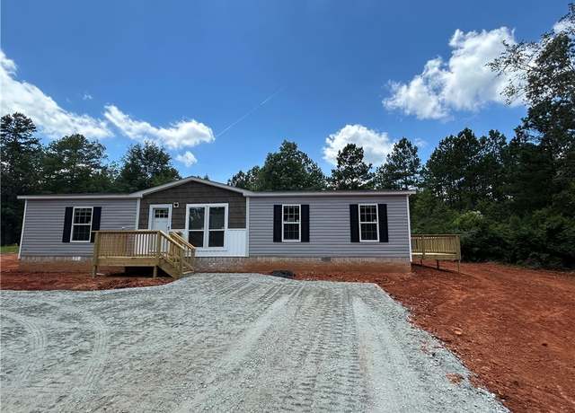 Property at 208 Union Ct, West Union, SC 29696, 3 beds, 2 baths