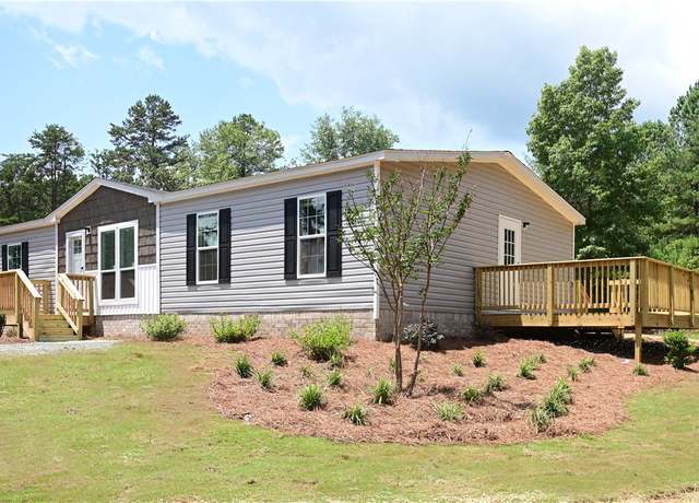 Property at 206 Union Ct, West Union, SC 29696, 3 beds, 2 baths