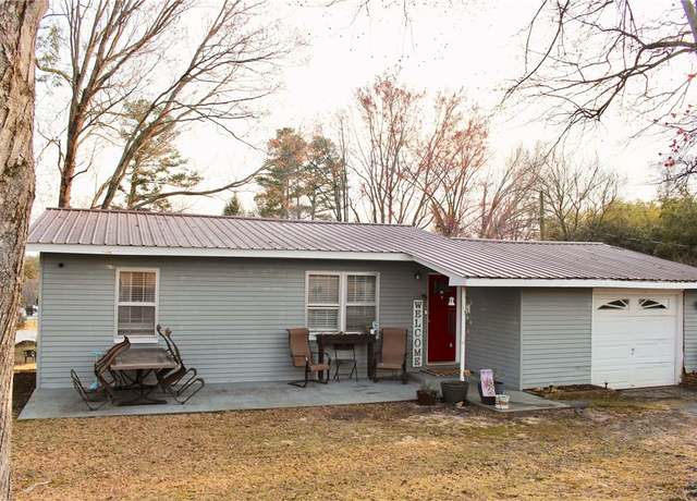Property at 203 Adams St, Westminster, SC 29693, 2 beds, 1 bath