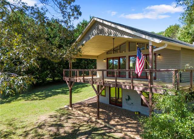 Property at 715 Twilight Ct, Seneca, SC 29672, 3 beds, 2 baths