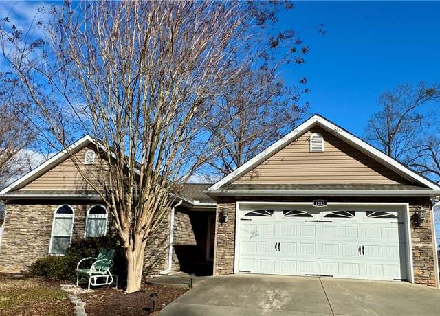 Property at 1215 Andersonville Rd, Townville, SC 29689, 3 beds, 2.5 baths