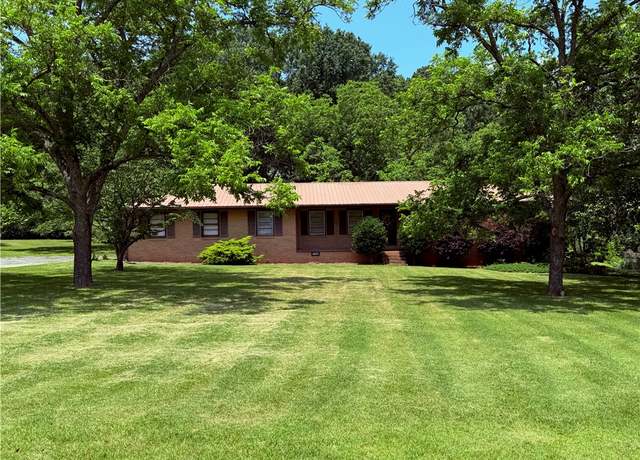 Property at 308 Oak Drive Ext, Honea Path, SC 29654, 3 beds, 2 baths