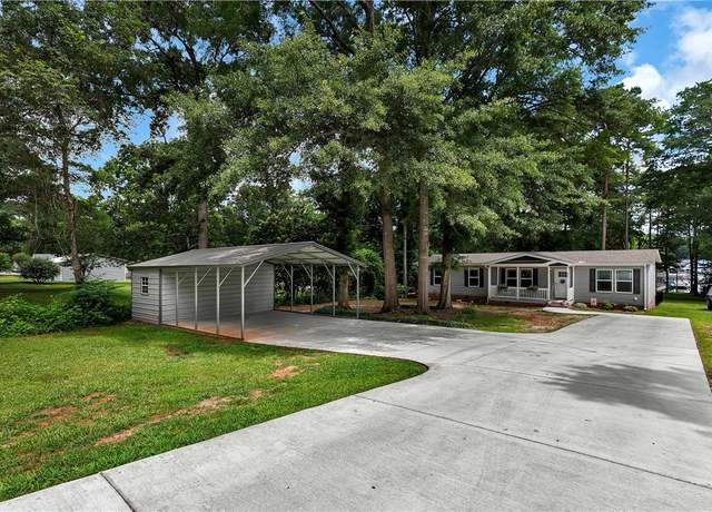 Property at 928 Dogwood Ln, Townville, SC 29689, 3 beds, 2 baths