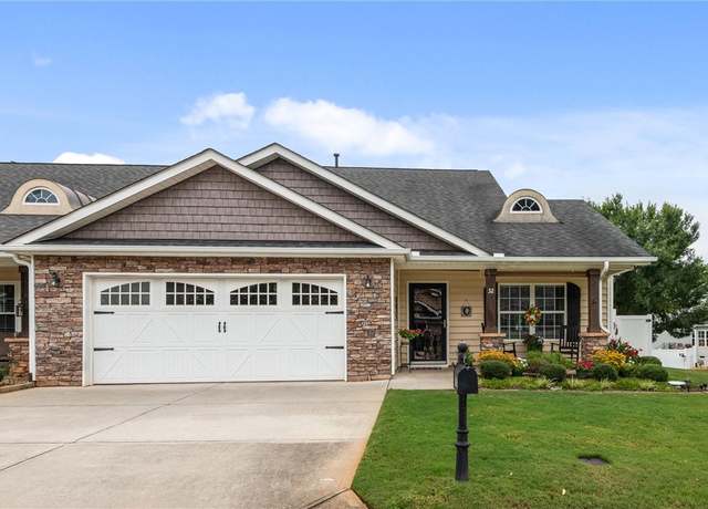 Property at 32 Hillsborough Dr, Anderson, SC 29621, 3 beds, 2 baths