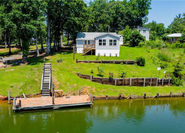 Property at 93 Parnell Rd, Abbeville, SC 29620, 2 beds, 2 baths