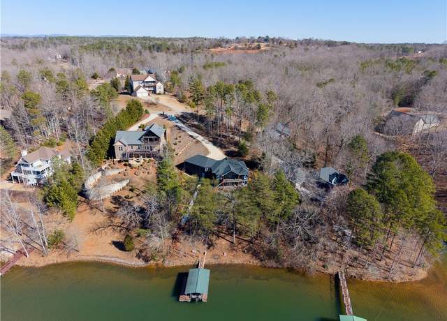 Property at 135 W Waters Edge Ln, West Union, SC 29696, 4 beds, 2.5 baths