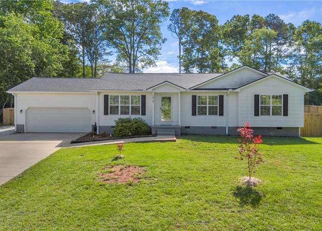 Property at 1010 Jody Dr, Seneca, SC 29678, 3 beds, 2 baths