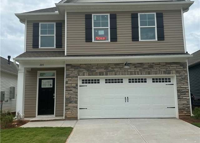 Property at 205 Brown Cir, Easley, SC 29642, 3 beds, 2.5 baths