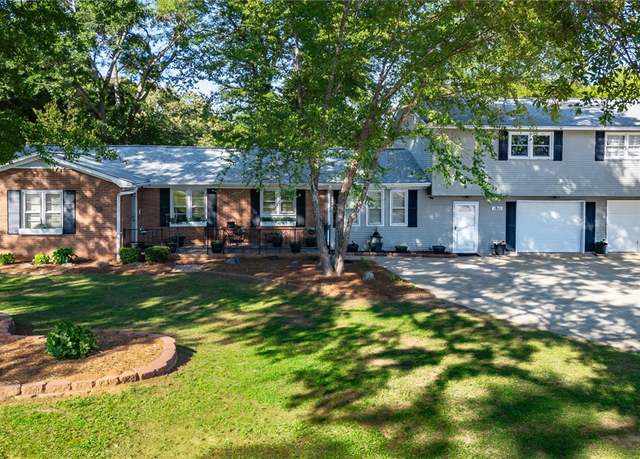 Property at 7203 Moorefield Memorial Hwy, Liberty, SC 29657, 4 beds, 2 baths