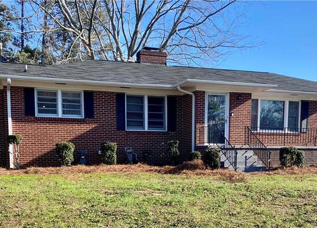 Property at 2014 College Ave, Anderson, SC 29621, 3 beds, 2 baths
