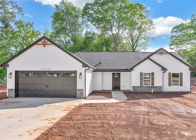 Property at 2510 Fleming Dr, Anderson, SC 29621, 4 beds, 2 baths