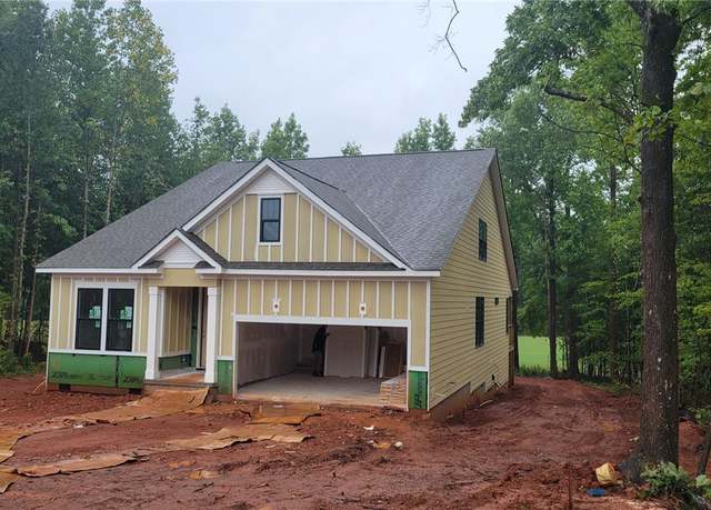 Property at 155 Palmer Ln, Westminster, SC 29693, 4 beds, 3 baths