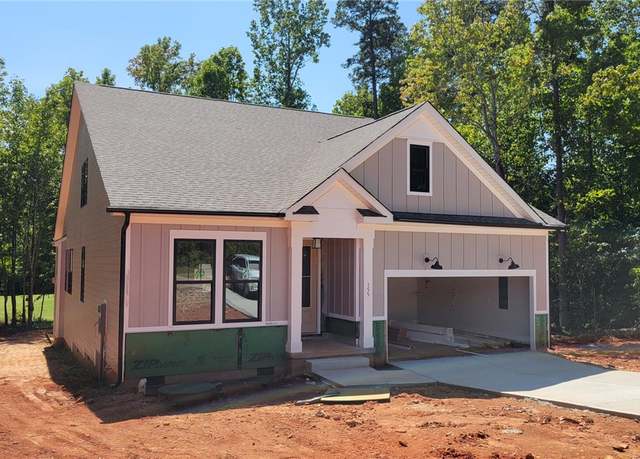 Property at 155 Palmer Ln, Westminster, SC 29693, 4 beds, 3 baths