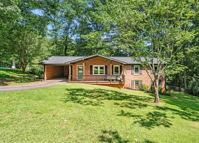 Property at 121 Brookwood Dr, Seneca, SC 29678, 3 beds, 2 baths