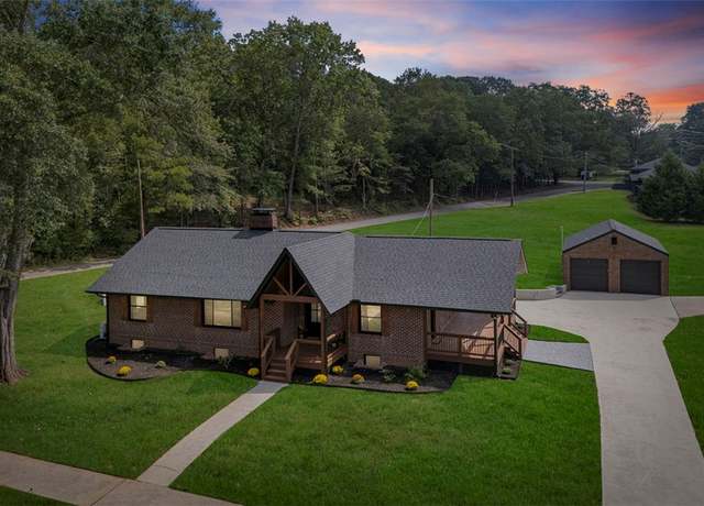 Property at 205 N Chestnut St, Seneca, SC 29678, 5 beds, 3.5 baths