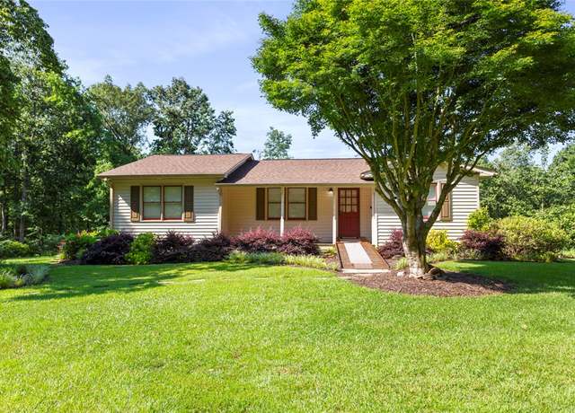 Property at 221 Whitmire Church Rd, Tamassee, SC 29686, 3 beds, 2 baths