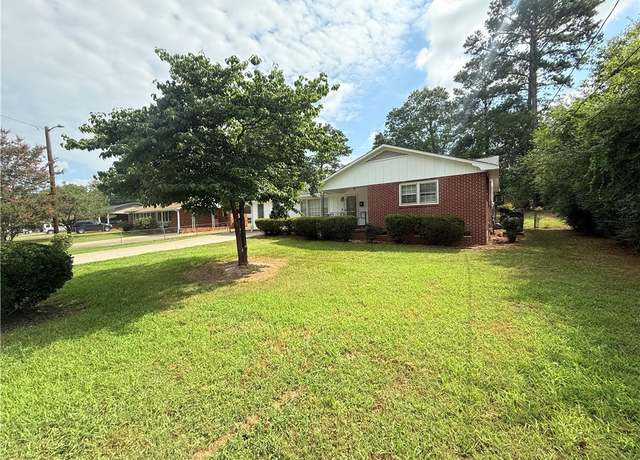 Property at 311 Hillcrest Cir, Anderson, SC 29624, 4 beds, 2 baths