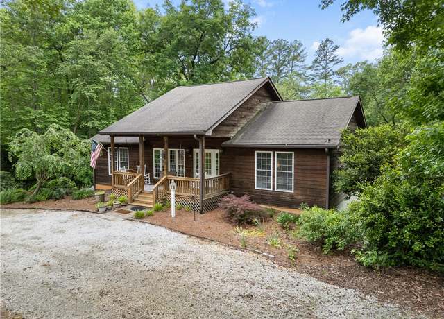 Property at 135 Crowes Dr, Walhalla, SC 29691, 3 beds, 3 baths