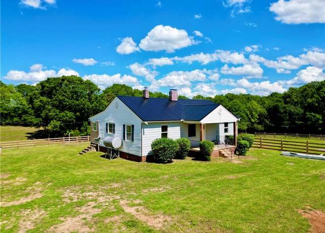 Property at 129 Smith Motors Rd, Anderson, SC 29621, 3 beds, 1 bath