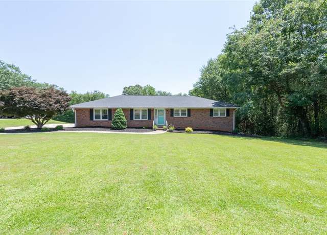 Property at 208 Springview Dr, Anderson, SC 29625, 3 beds, 2 baths