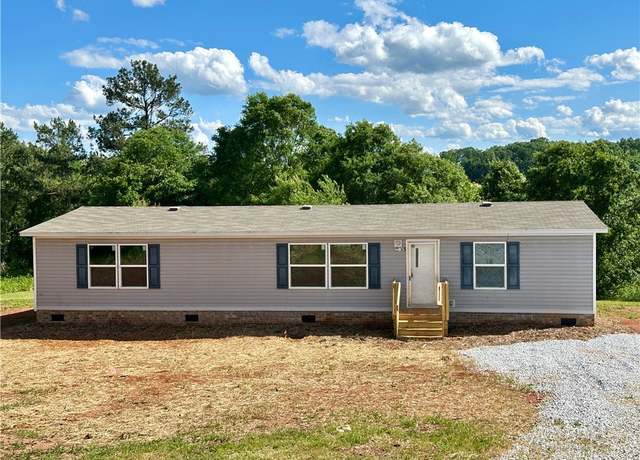Property at 113 A Hamby Dr, Seneca, SC 29678, 3 beds, 2 baths