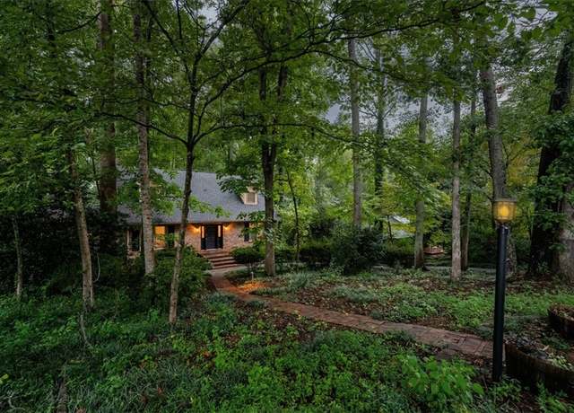 Property at 222 Camelot Rd, Clemson, SC 29631, 4 beds, 3.5 baths