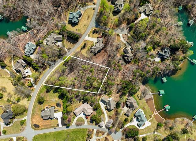 Property at 217 Winding Oaks Dr, Seneca, SC 29672