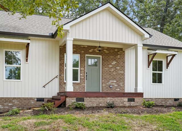 Property at 504 E Main St, Pendleton, SC 29670, 3 beds, 2 baths