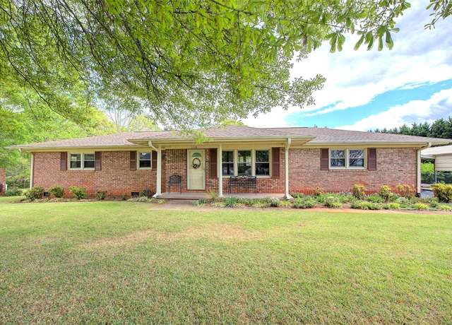 Property at 1118 N Hwy 11, West Union, SC 29696, 3 beds, 2 baths