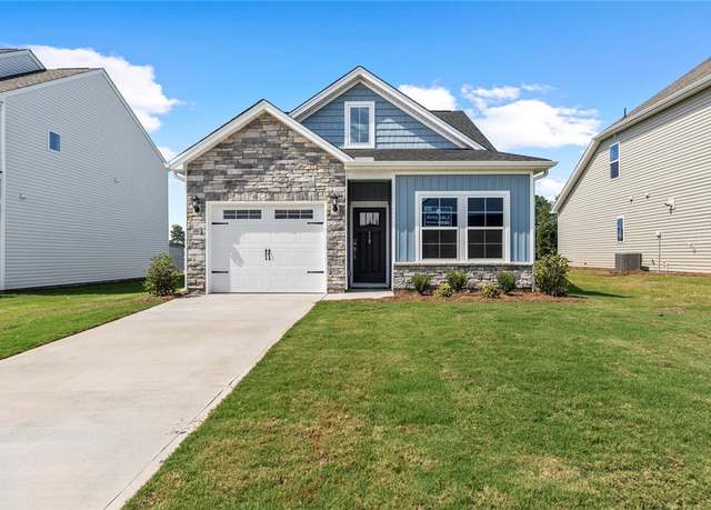 Property at 118 Cotesworth St, Pendleton, SC 29670, 3 beds, 2 baths