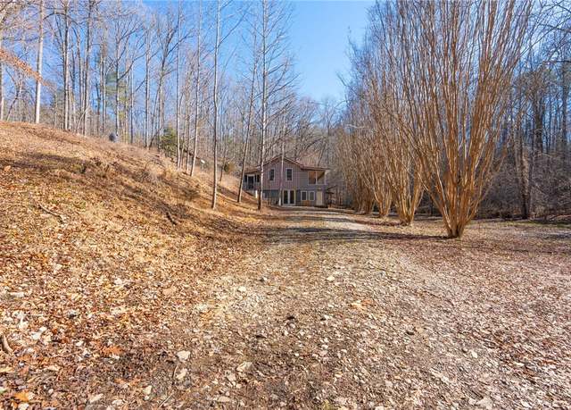 Property at 187 Possum Holler, Pickens, SC 29671, 2 beds, 2.5 baths