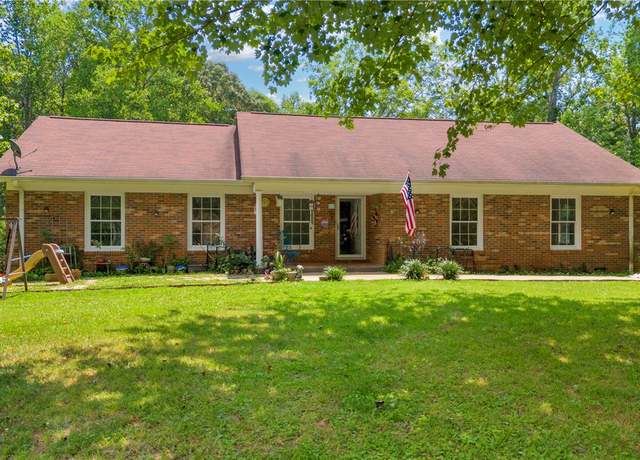 Property at 1399 Lake Jemiki Rd, Walhalla, SC 29691, 4 beds, 3 baths