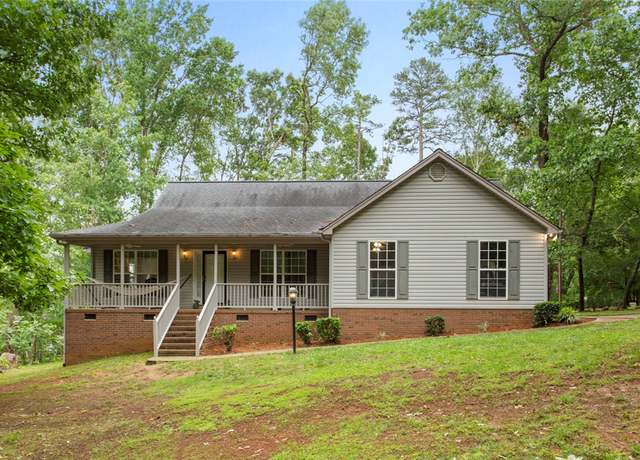 Property at 802 Pebble Ln, Anderson, SC 29621, 3 beds, 2 baths