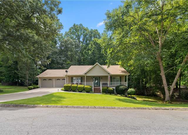 Property at 15067 Beacon Ridge Dr, Seneca, SC 29678, 4 beds, 3 baths