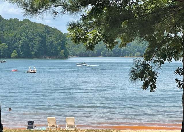 Property at 614 S Sundew Dr, Westminster, SC 29693
