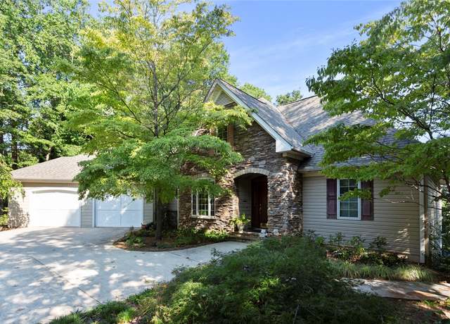 Property at 234 Bay View Dr, Salem, SC 29676, 4 beds, 3 baths