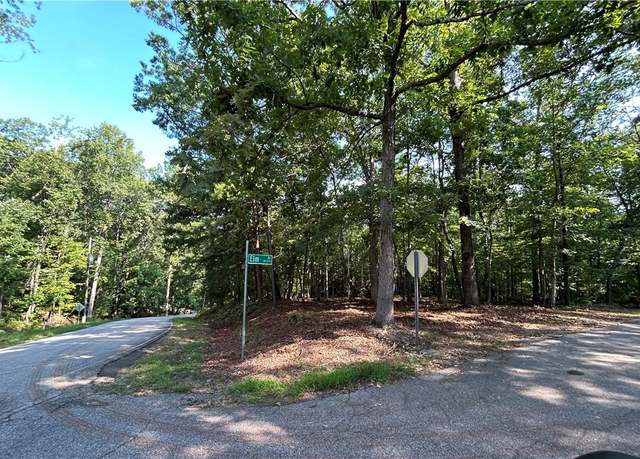 Property at 603 Hickory Trl, Westminster, SC 29693