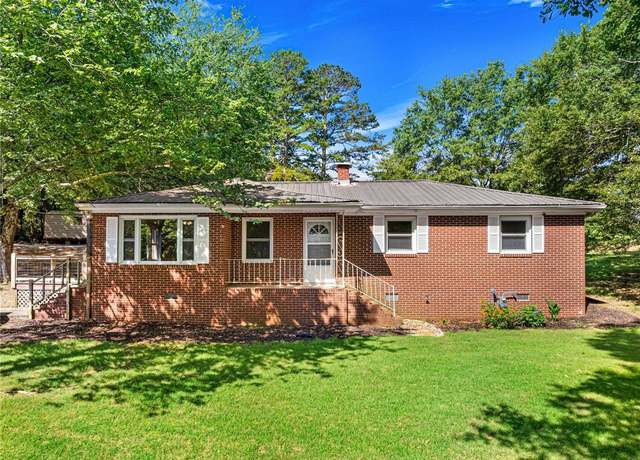 Property at 627 Doyle St, Westminster, SC 29693, 3 beds, 1 bath