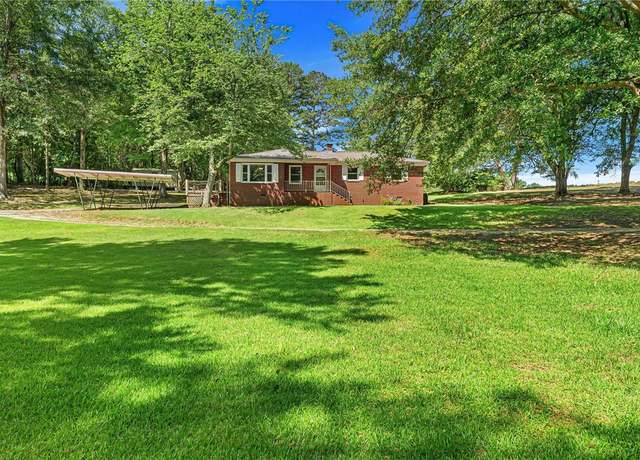 Property at 627 Doyle St, Westminster, SC 29693, 3 beds, 1 bath