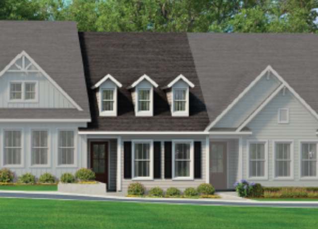 Property at 326 Lake Greenwood Blvd, Greenwood, SC 29649, 3 beds, 2.5 baths