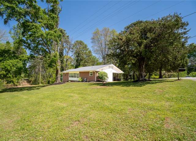 Property at 103 Pineknoll Dr, Seneca, SC 29672, 3 beds, 2 baths