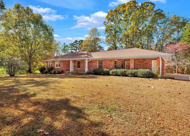 Property at 101 Lakeview Dr, Seneca, SC 29672, 3 beds, 2 baths