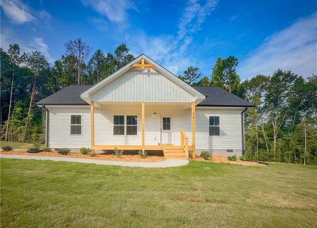 Property at 224 Simpson St, Westminster, SC 29693, 3 beds, 2 baths