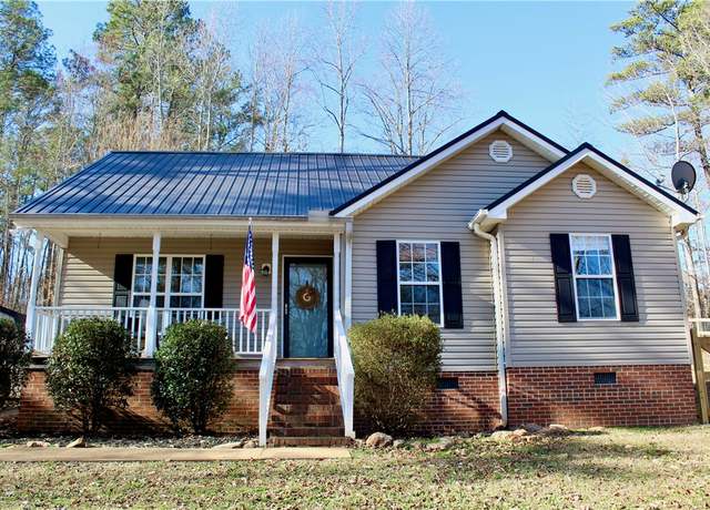 Property at 129 Eastview Dr, Pickens, SC 29671, 3 beds, 2 baths