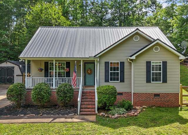 Property at 129 Eastview Dr, Pickens, SC 29671, 3 beds, 2 baths